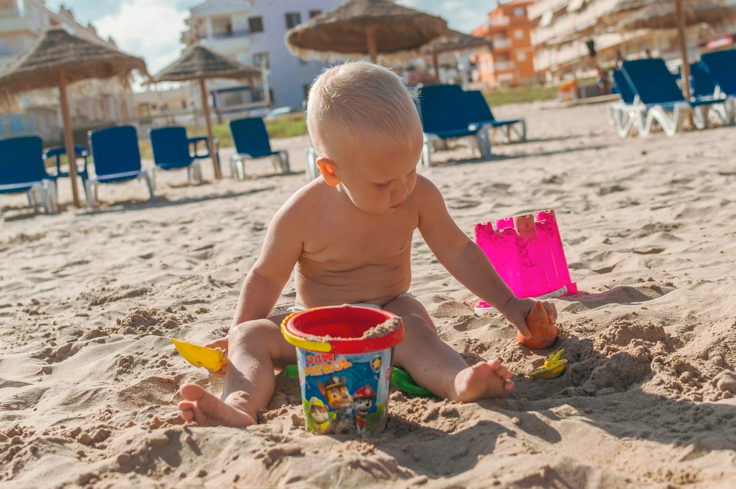 dijete na plaži